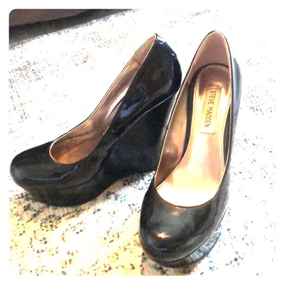 Black wedge heels